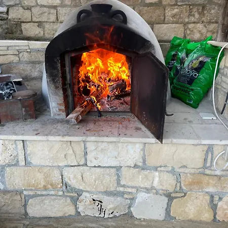 Sofros To Apomero * Ayios Pavlos