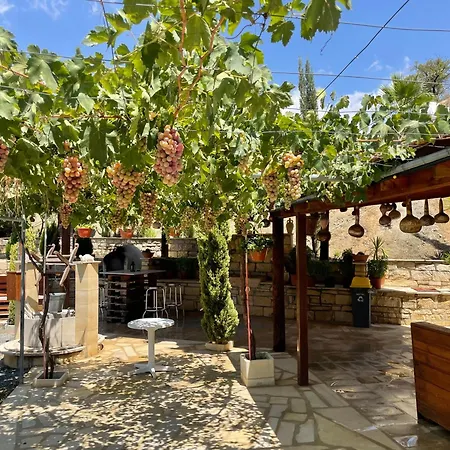 Sofros To Apomero * Ayios Pavlos